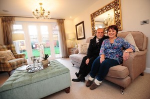 196749_num718736_600x600